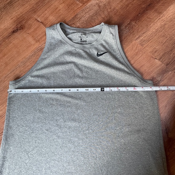 Nike women’s dri fit tank top gray muscle workout lifting LARGE logo swoosh soft - Picture 5 of 7